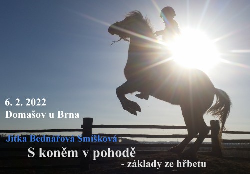 220205-jezdecky--ze-hrbetu.jpg